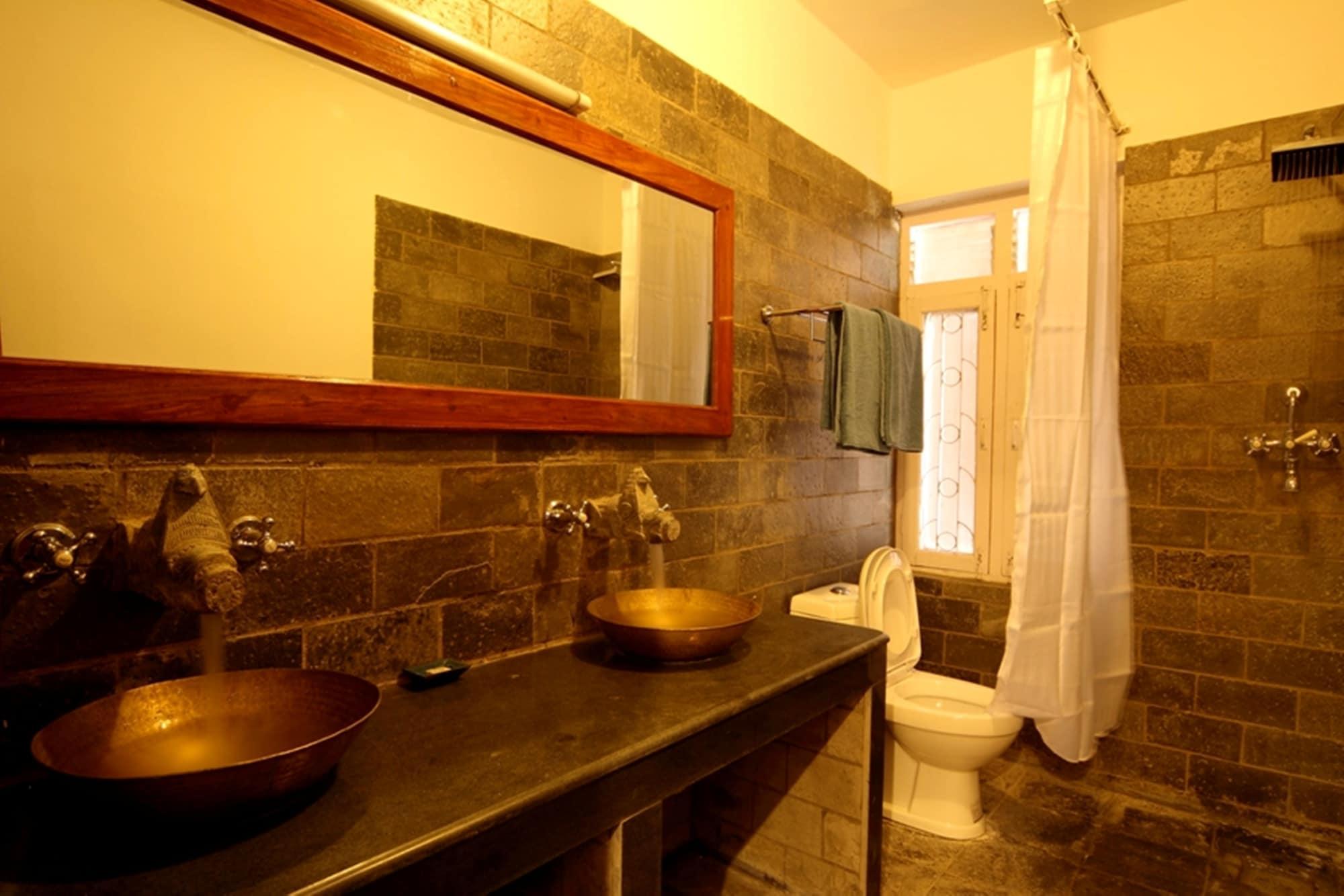 Hotel Thorong Peak Kathmandu Exterior photo