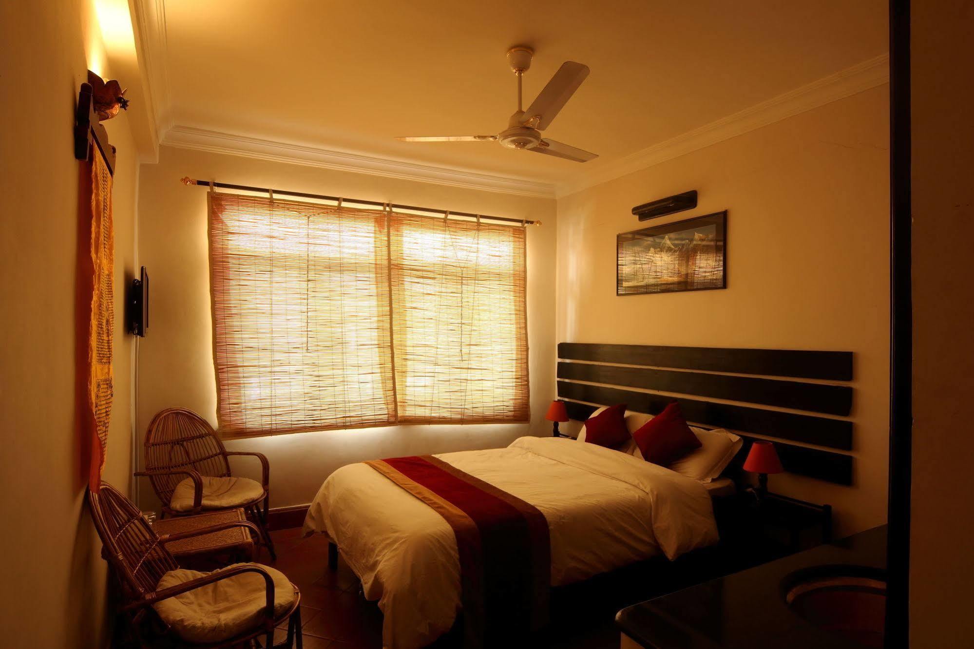 Hotel Thorong Peak Kathmandu Exterior photo