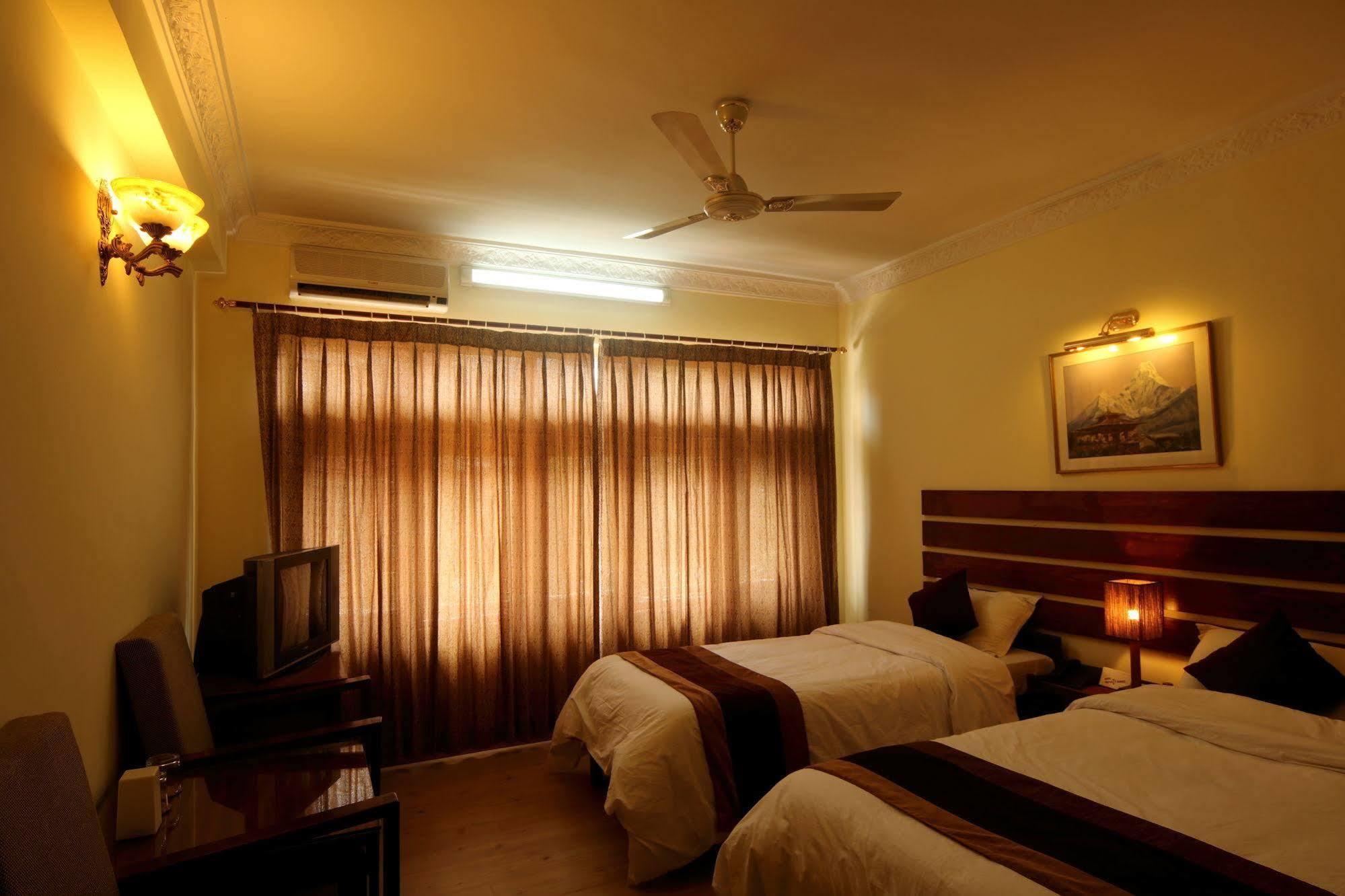 Hotel Thorong Peak Kathmandu Exterior photo